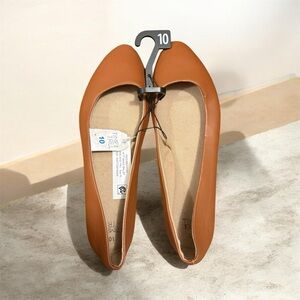 Time and Tru Women's Tan Slip-On Ballet Flats